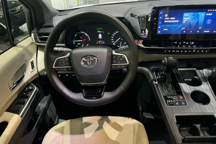 Used Toyota Granvia 2023 2.5L Hybrid Prestige VIP Edition Interior 6