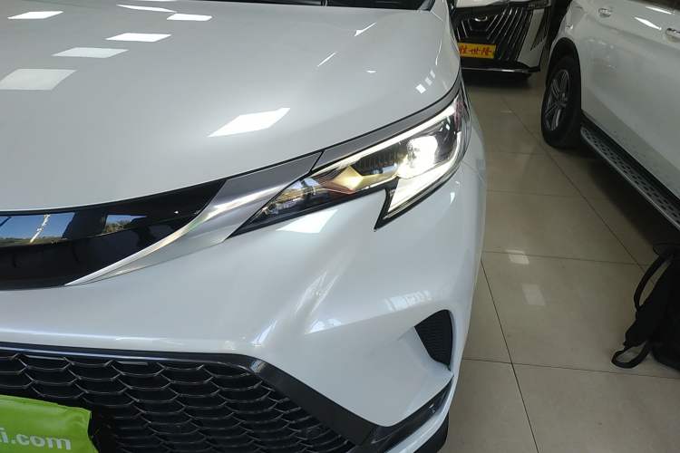 Used Toyota Granvia 2023 2.5L Hybrid Luxury Edition Left Front Headlight