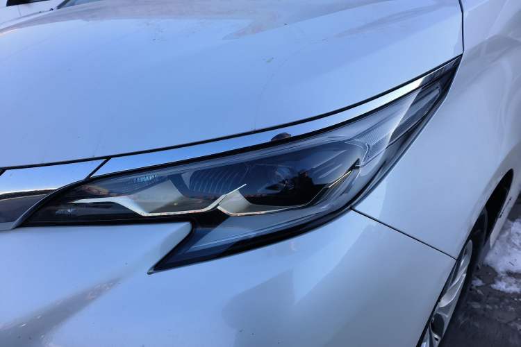 Used Toyota Granvia 2023 2.5L Hybrid Comfort Edition Left Front Headlight
