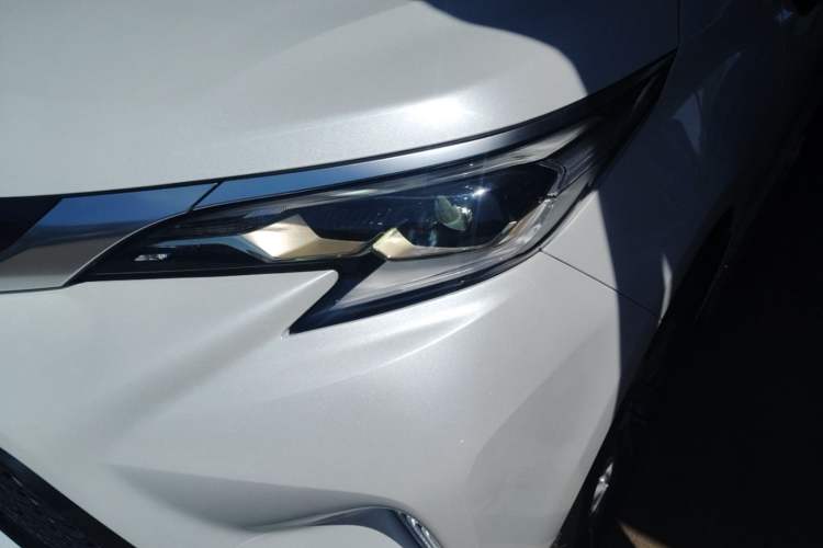Used Toyota Granvia 2023 2.5L Hybrid Luxury Edition Left Front Headlight