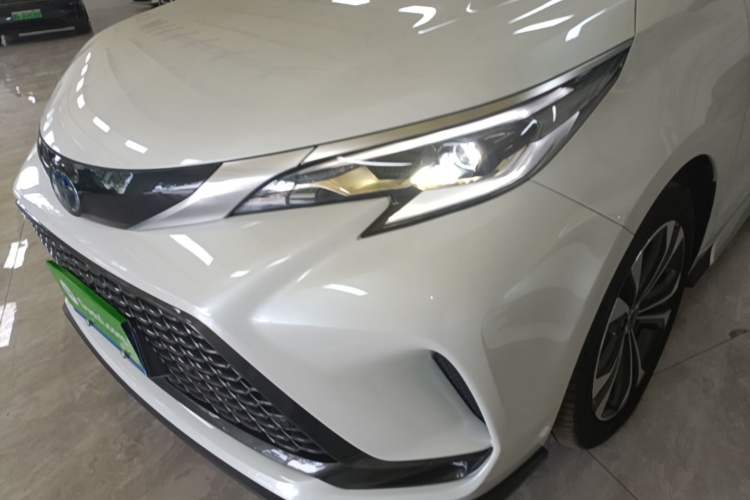 Used Toyota Granvia 2023 2.5L Hybrid Prestige PLUS Edition Left Front Headlight
