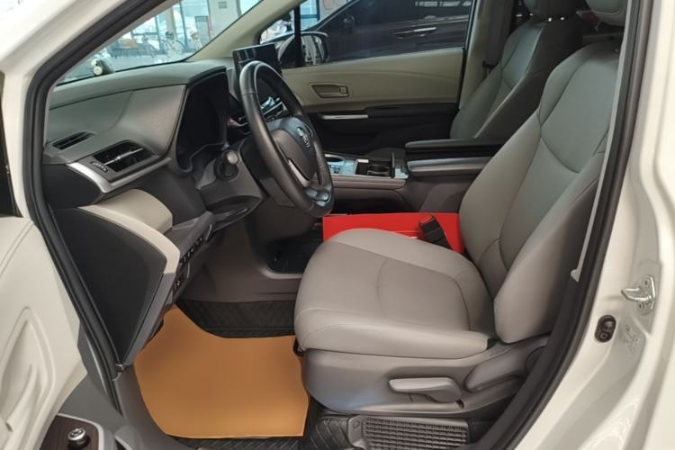 Used Toyota Granvia 2023 2.5L Hybrid Comfort Edition Left Front Seat