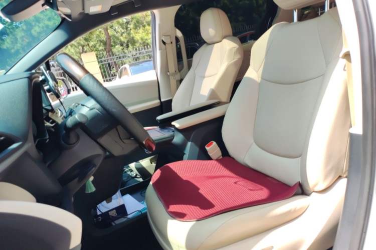 Used Toyota Granvia 2023 2.5L Hybrid Prestige PLUS Edition Left Front Seat