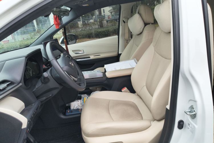 Used Toyota Granvia 2023 2.5L Hybrid Prestige PLUS Edition Left Front Seat