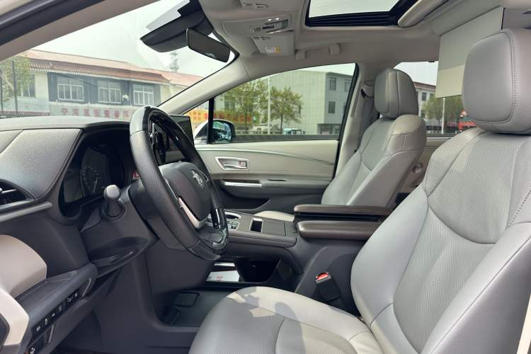 Used Toyota Granvia 2023 2.5L Hybrid Prestige PLUS Edition Left Front Seat