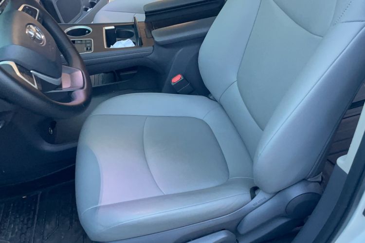 Used Toyota Granvia 2023 2.5L Hybrid Comfort Edition Left Front Seat