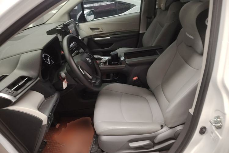 Used Toyota Granvia 2023 2.5L Hybrid Comfort Edition Left Front Seat