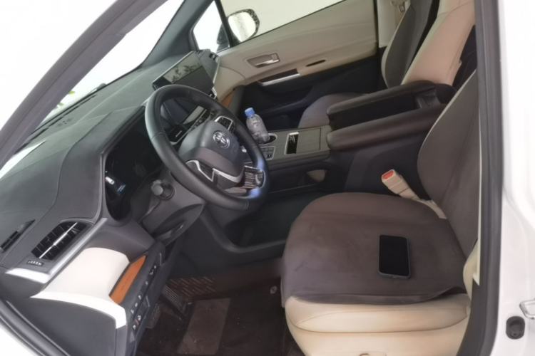 Used Toyota Granvia 2023 2.5L Hybrid Prestige PLUS Edition Left Front Seat