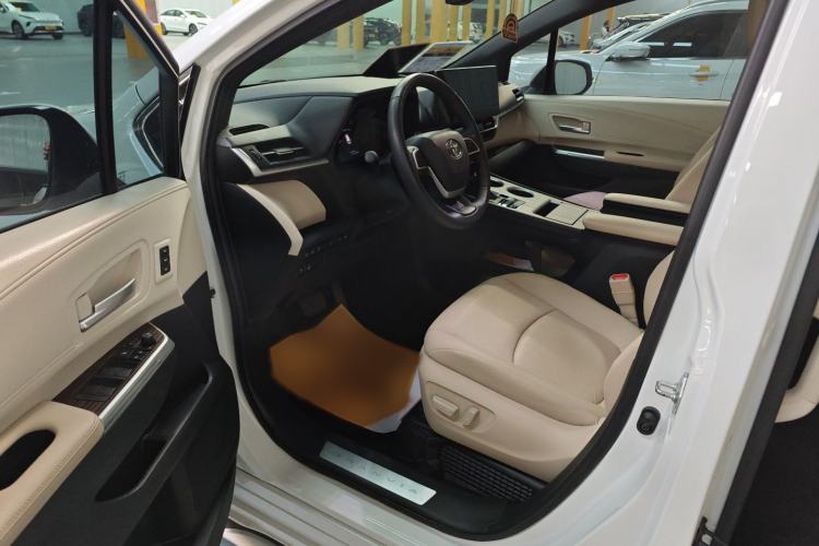 Used Toyota Granvia 2023 2.5L Hybrid Prestige PLUS Edition Left Front Seat