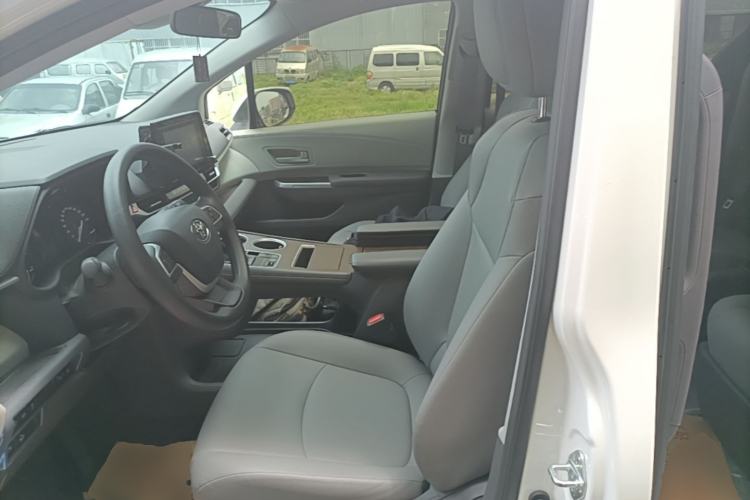 Used Toyota Granvia 2023 2.5L Hybrid Comfort Edition Left Front Seat