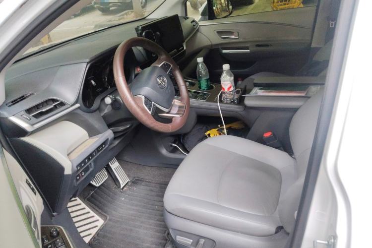 Used Toyota Granvia 2023 2.5L Hybrid Prestige PLUS Edition Left Front Seat