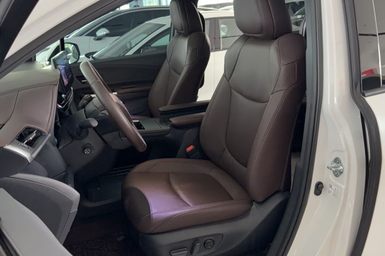 Used Toyota Granvia 2023 2.5L Hybrid Flagship VIP Edition Left Front Seat