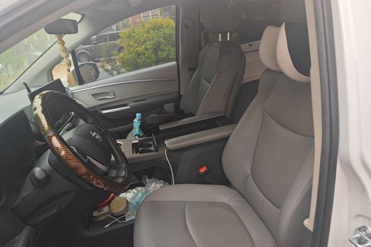 Used Toyota Granvia 2023 2.5L Hybrid Prestige PLUS Edition Left Front Seat