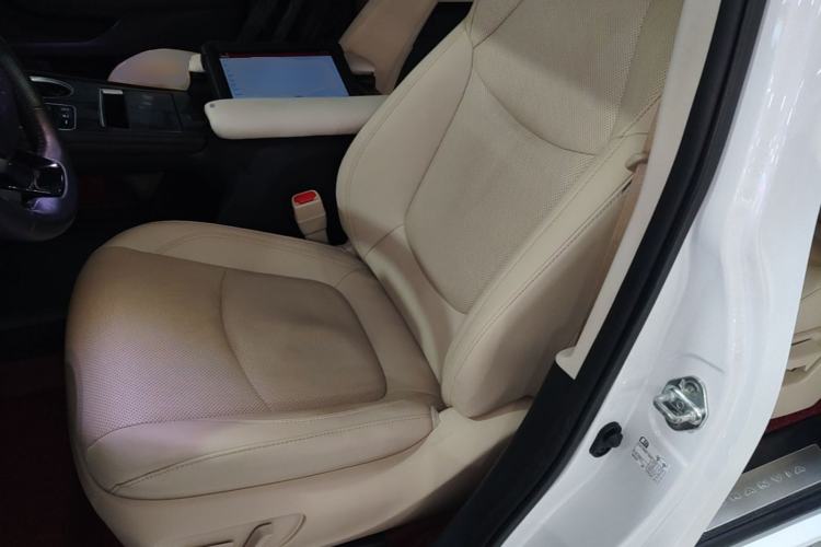 Used Toyota Granvia 2023 2.5L Hybrid Prestige VIP Edition Left Front Seat