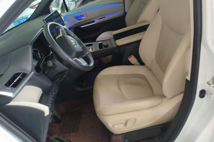 Used Toyota Granvia 2023 2.5L Hybrid Prestige PLUS Edition Left Front Seat