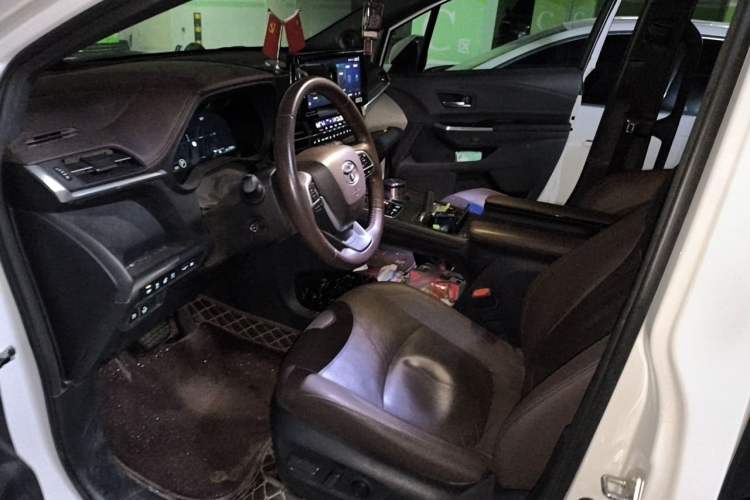 Used Toyota Granvia 2023 2.5L Hybrid Flagship VIP Edition Left Front Seat