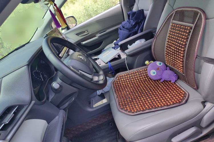 Used Toyota Granvia 2023 2.5L Hybrid Comfort Edition Left Front Seat