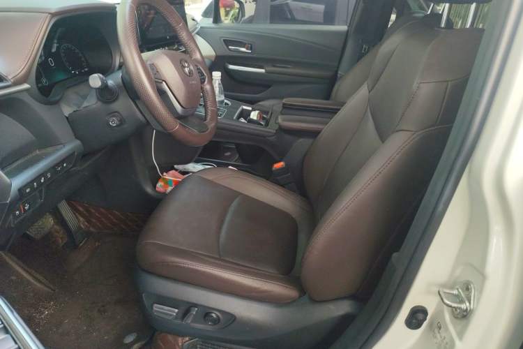 Used Toyota Granvia 2023 2.5L Hybrid Flagship VIP Edition Left Front Seat