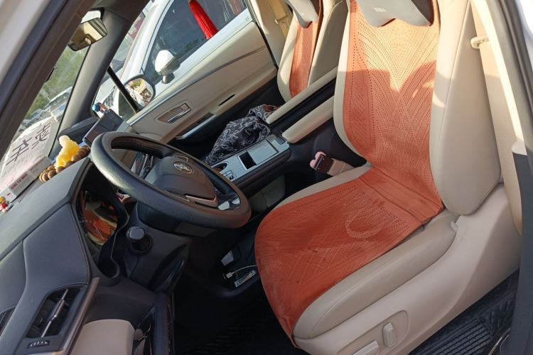 Used Toyota Granvia 2023 2.5L Hybrid Prestige PLUS Edition Left Front Seat