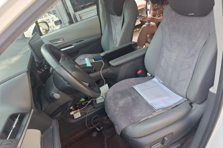 Used Toyota Granvia 2023 2.5L Hybrid Prestige Wellness PLUS Edition Left Front Seat
