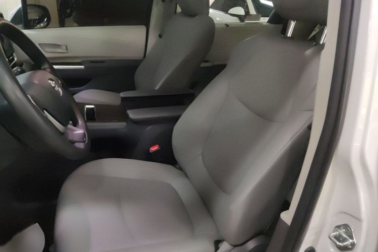 Used Toyota Granvia 2023 2.5L Hybrid Comfort Edition Left Front Seat