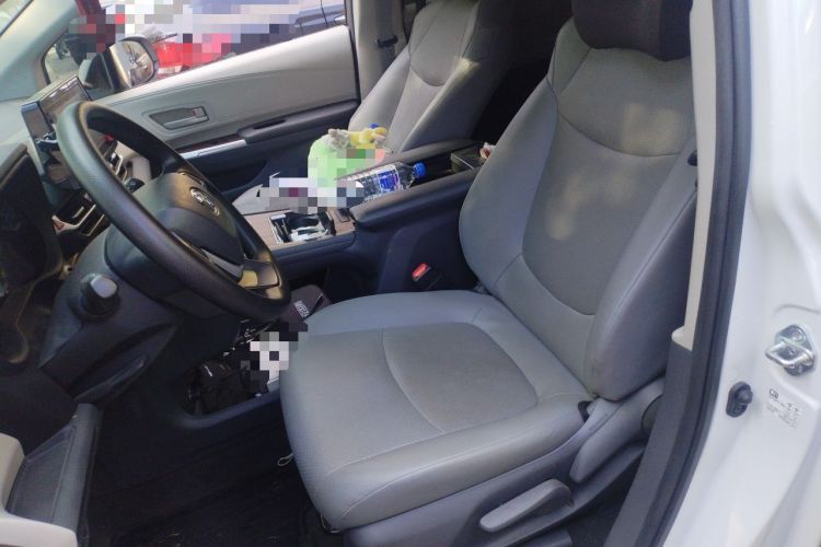 Used Toyota Granvia 2023 2.5L Hybrid Comfort Edition Left Front Seat