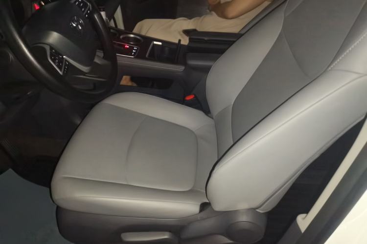 Used Toyota Granvia 2023 2.5L Hybrid Comfort Edition Left Front Seat