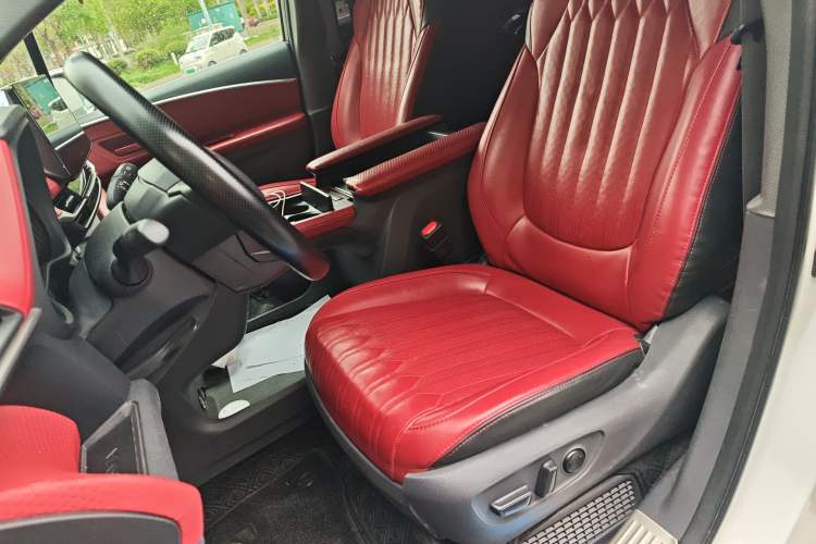 Used Toyota Granvia 2023 2.5L Hybrid Comfort Edition Left Front Seat