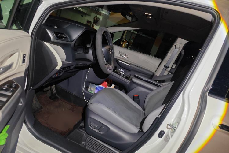 Used Toyota Granvia 2023 2.5L Hybrid Prestige PLUS Edition Left Front Seat