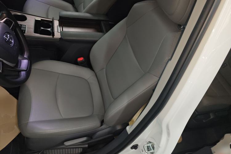 Used Toyota Granvia 2023 2.5L Hybrid Comfort Edition Left Front Seat