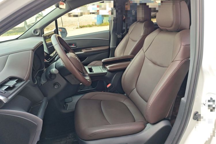 Used Toyota Granvia 2023 2.5L Hybrid Flagship VIP Edition Left Front Seat