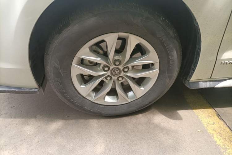 Used Toyota Granvia 2023 2.5L Hybrid Comfort Edition Left Front Wheel Hub