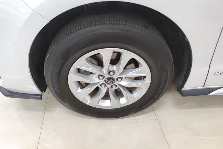Used Toyota Granvia 2023 2.5L Hybrid Comfort Edition Left Front Wheel Hub