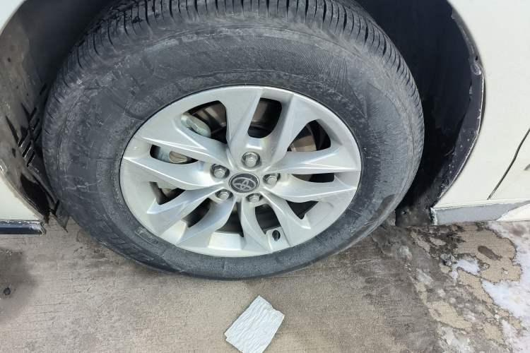 Used Toyota Granvia 2023 2.5L Hybrid Comfort Edition Left Front Wheel Hub