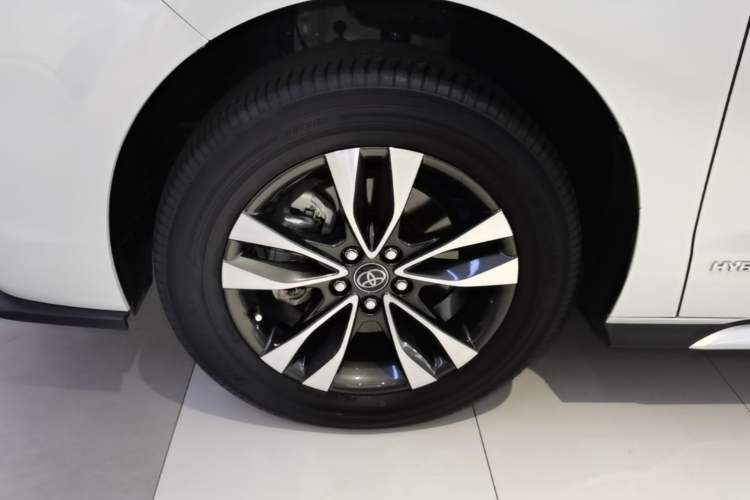 Used Toyota Granvia 2023 2.5L Hybrid Luxury Edition Left Front Wheel Hub