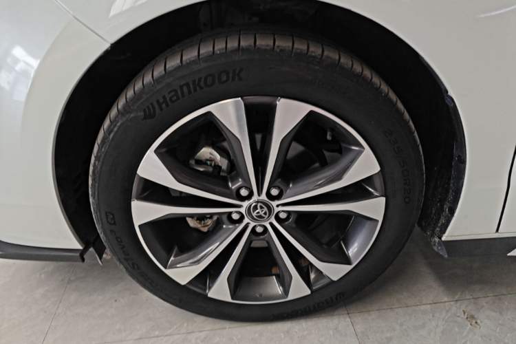 Used Toyota Granvia 2023 2.5L Hybrid Prestige PLUS Edition Left Front Wheel Hub