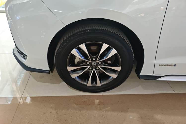 Used Toyota Granvia 2023 2.5L Hybrid Luxury Edition Left Front Wheel Hub