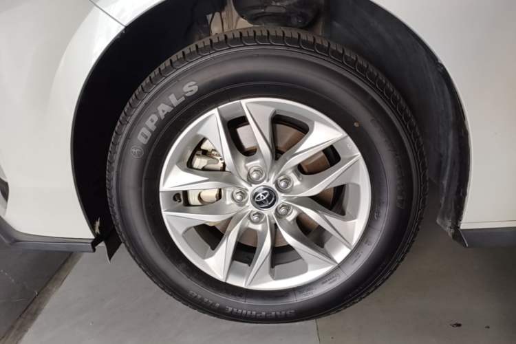 Used Toyota Granvia 2023 2.5L Hybrid Comfort Edition Left Front Wheel Hub