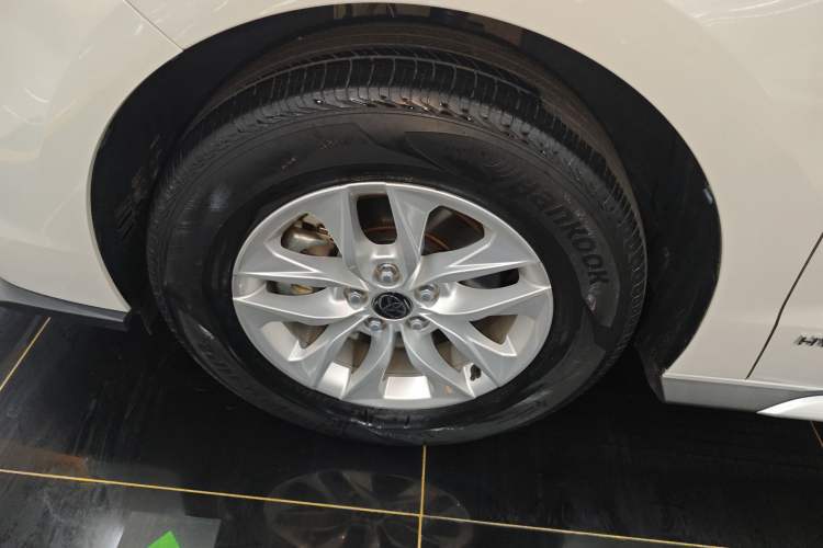 Used Toyota Granvia 2023 2.5L Hybrid Comfort Edition Left Front Wheel Hub