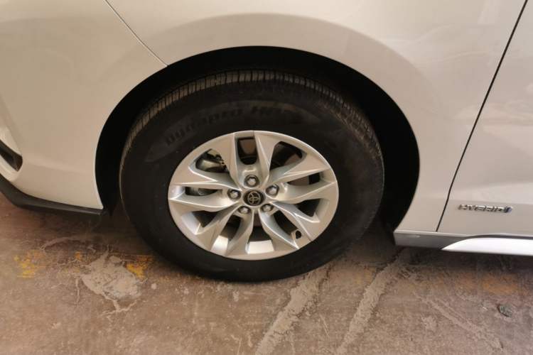 Used Toyota Granvia 2023 2.5L Hybrid Comfort Edition Left Front Wheel Hub