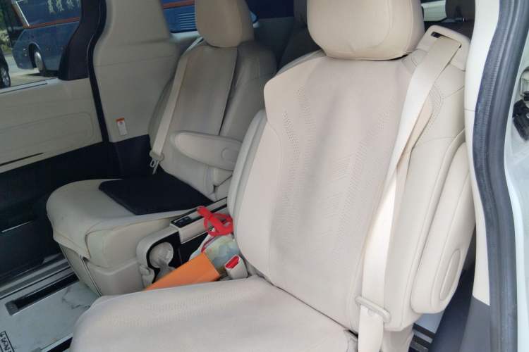 Used Toyota Granvia 2023 2.5L Hybrid Prestige PLUS Edition Left Rear Seat