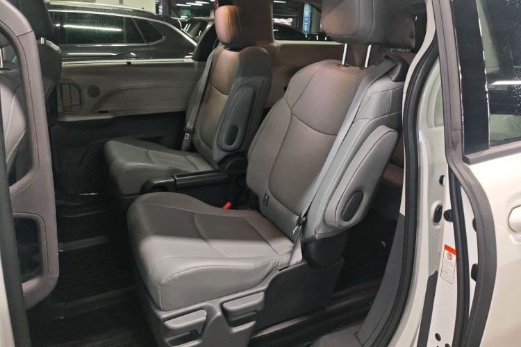 Used Toyota Granvia 2023 2.5L Hybrid Comfort Edition Left Rear Seat