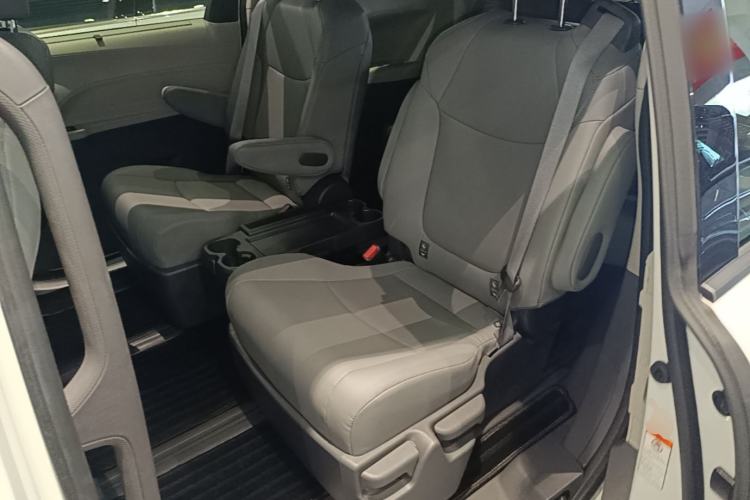 Used Toyota Granvia 2023 2.5L Hybrid Comfort Edition Left Rear Seat