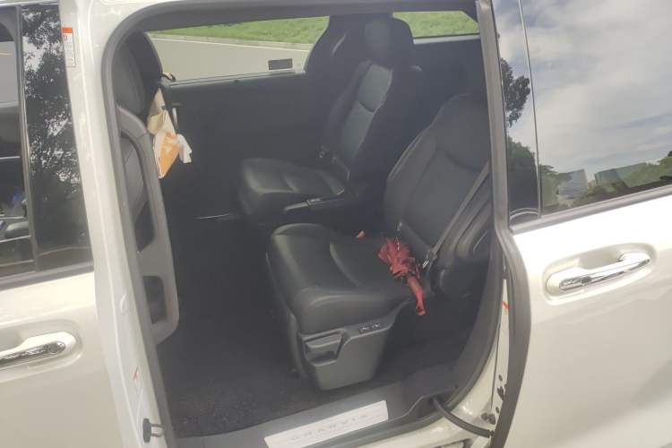 Used Toyota Granvia 2023 2.5L Hybrid Flagship VIP Edition Left Rear Seat