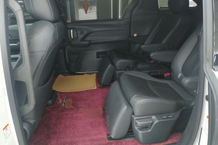 Used Toyota Granvia 2023 2.5L Hybrid Flagship VIP Edition Left Rear Seat