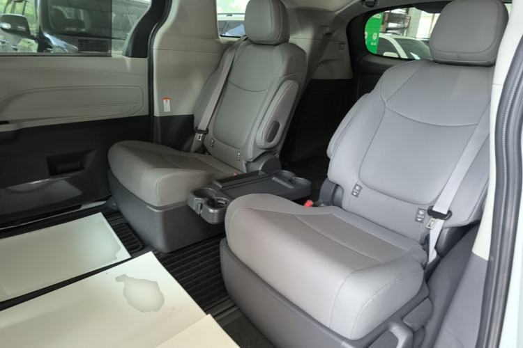 Used Toyota Granvia 2023 2.5L Hybrid Comfort Edition Left Rear Seat