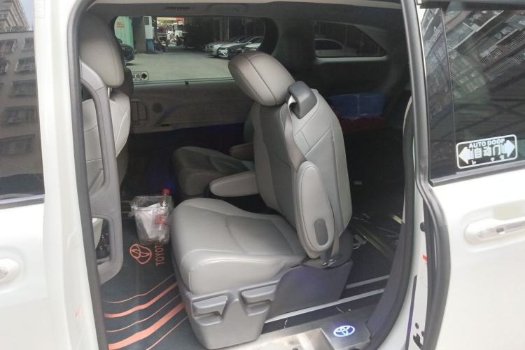 Used Toyota Granvia 2023 2.5L Hybrid Comfort Edition Left Rear Seat