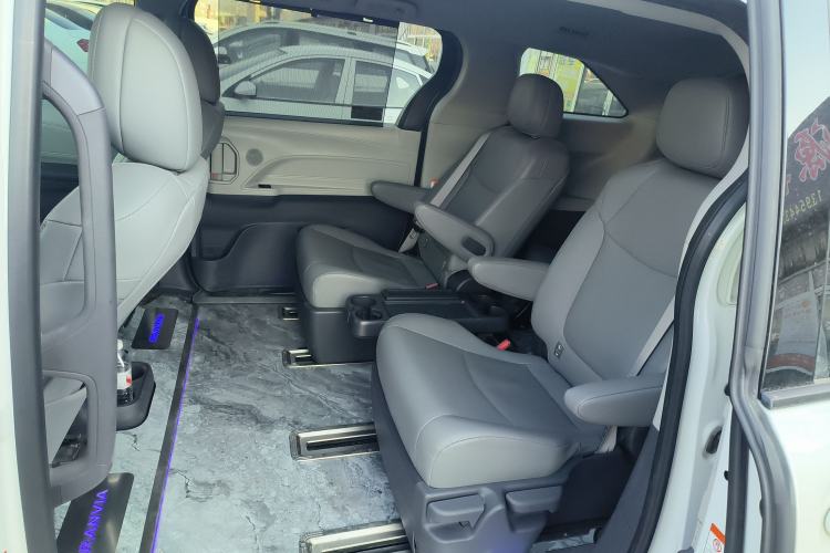 Used Toyota Granvia 2023 2.5L Hybrid Comfort Edition Left Rear Seat
