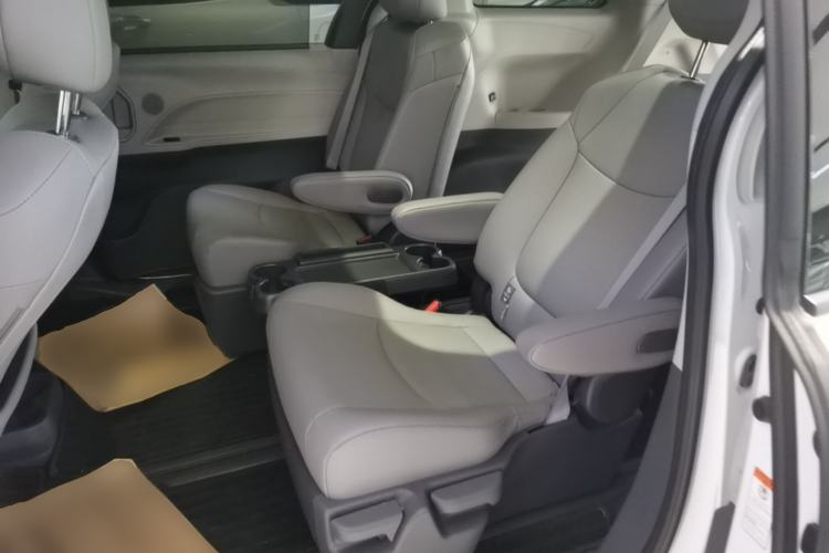Used Toyota Granvia 2023 2.5L Hybrid Luxury Edition Left Rear Seat