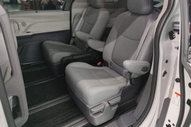 Used Toyota Granvia 2023 2.5L Hybrid Prestige PLUS Edition Left Rear Seat